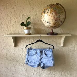 AMERICAN EAGLE Light Wash Midi Jean Shorts